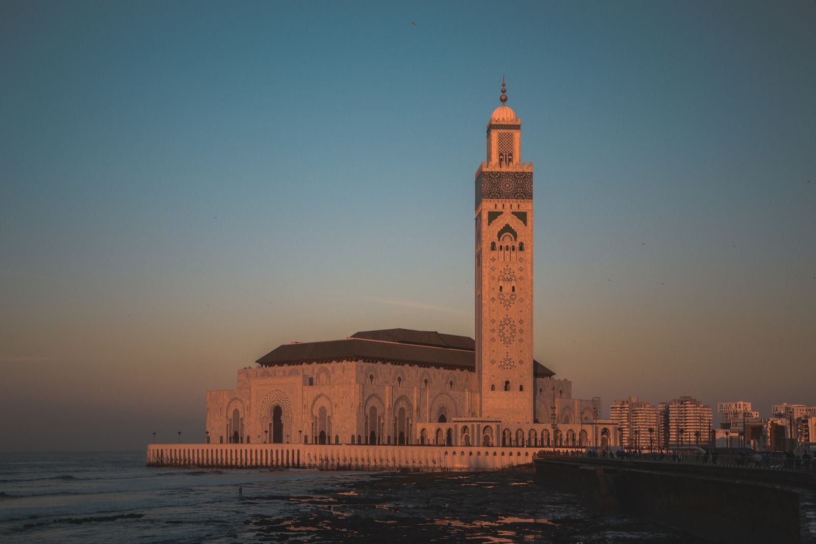 Casablanca, la mosquée Hassan II au crépuscule
